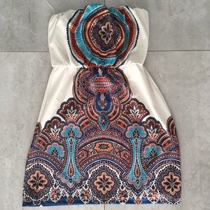 Strapless dress with intricate pattern
